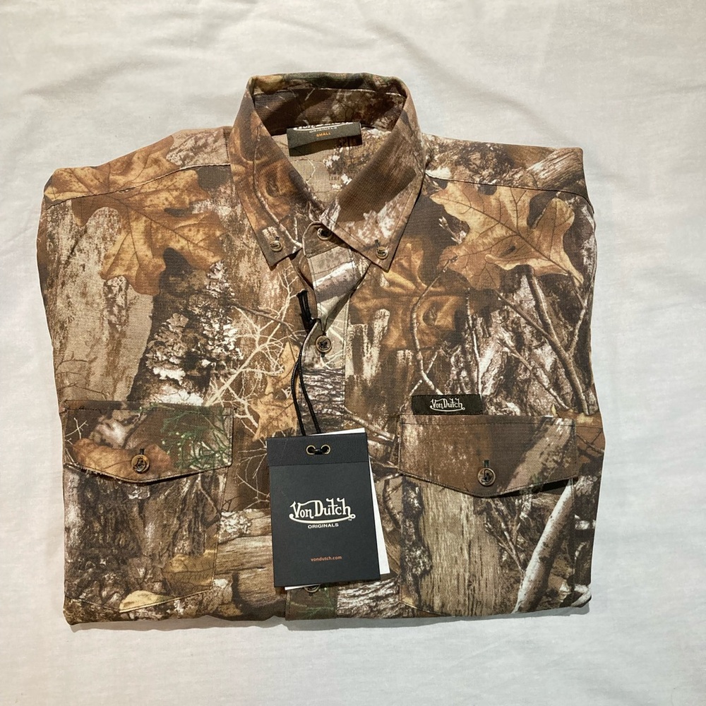 Von Dutch Camo L/S Shirt, Men’s size small, NWT! $79.50.